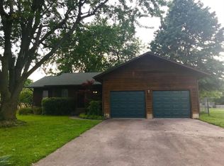 1905 Lakeview Dr, Lamar, MO 64759