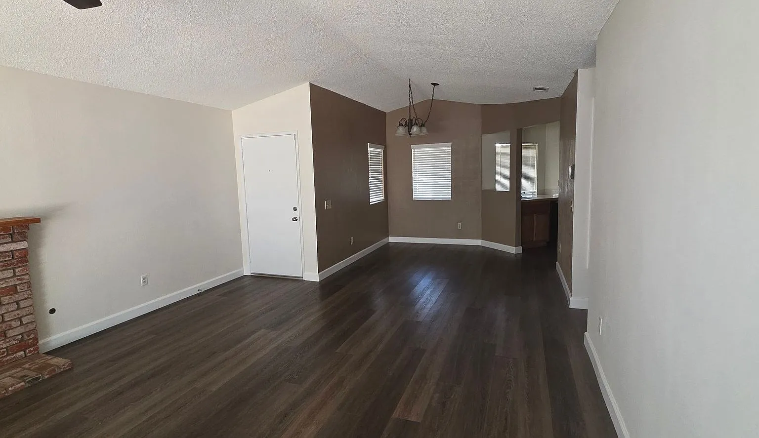 Two Bedroom, Two Bathroom Home in Beaumont! — Photo 3