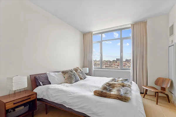 Rented by Sotheby's International Realty | media 2