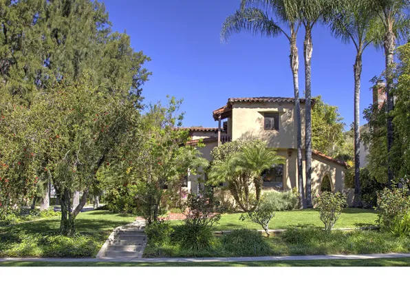 885 Cumberland Rd, Glendale, CA 91202