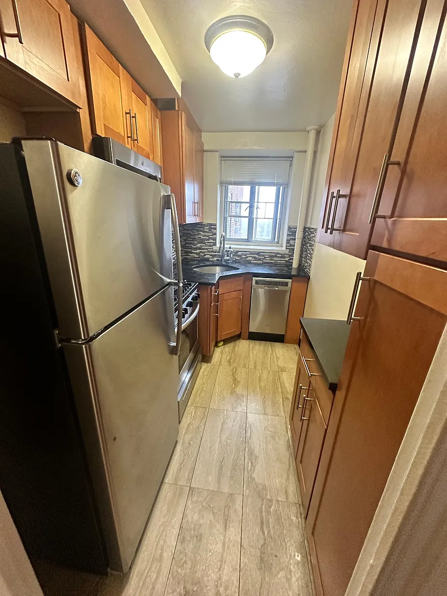 Building Photo - 6104 183rd St #2A
