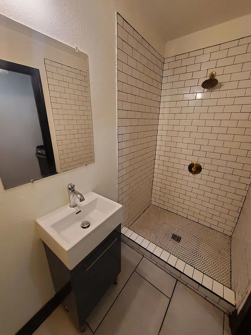The Berm - 2001 10th Ave (24 Units Luxury Apartments) — Photo 4