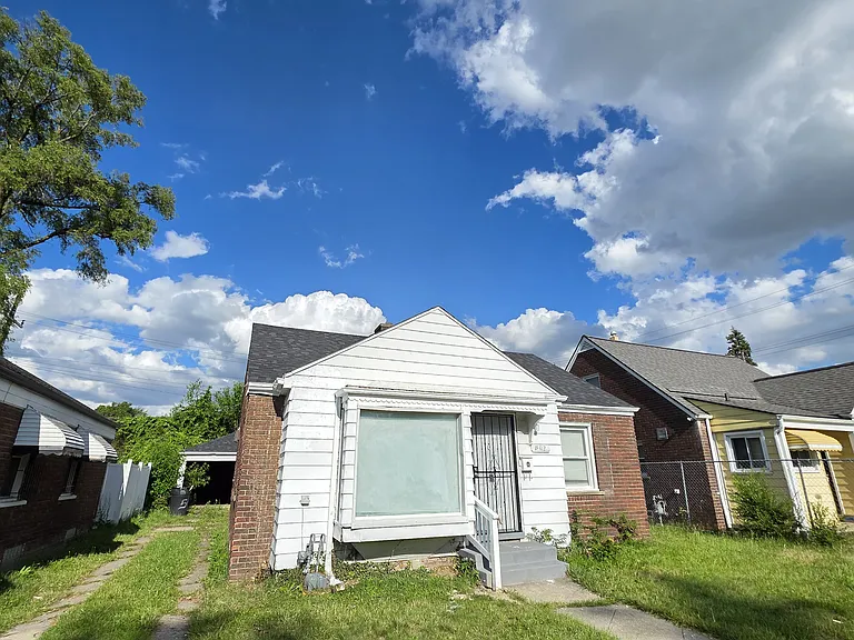 18412 Ferguson St — Photo 3