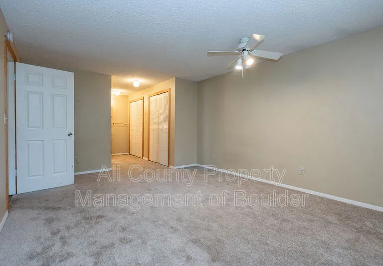 819 Elliott St — Photo 10