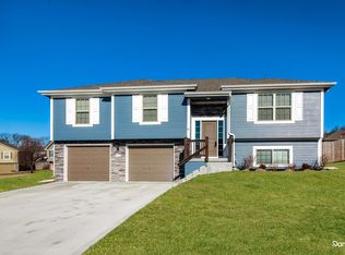 512 Chase Ln, Belton, MO 64012