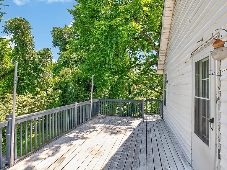 3008 Lakeshore Dr — Photo 42