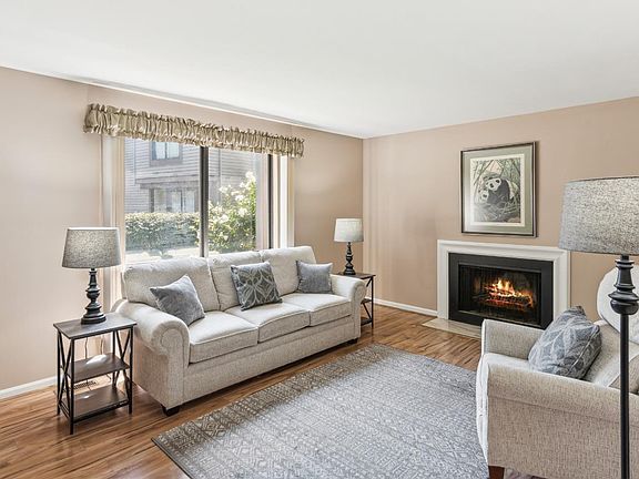 2nd image of 106 Saint Andrews Dr