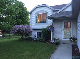 8629 Pasture Rd SE, Caledonia, MI 49316