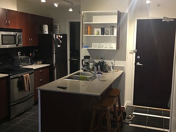 2nd image of 933 Hornby St #1229