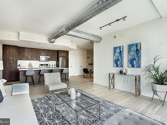 3rd image of 3409 Wilson Blvd Unit 504