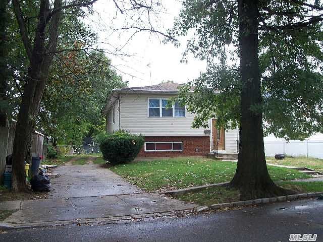2nd image of 821 Railroad Ave