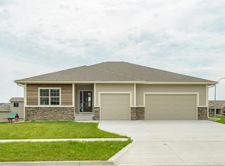 1801 NW Prairie Creek Dr, Grimes, IA 50111