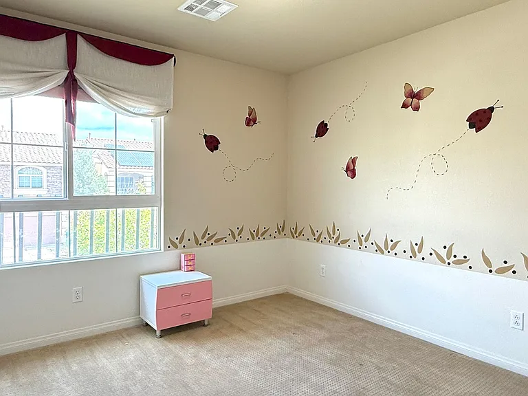 6825 Philharmonic Ave — Photo 35