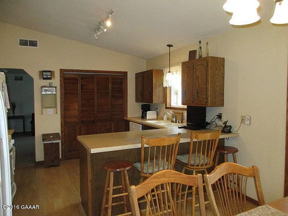 4th image of 728 Janes Circle Dr SW