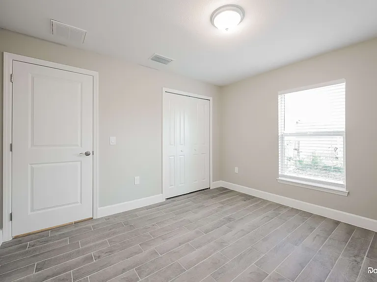919 Rita Ave N — Photo 12