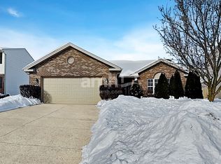 930 W Jameson Ct, Trenton, OH 45067