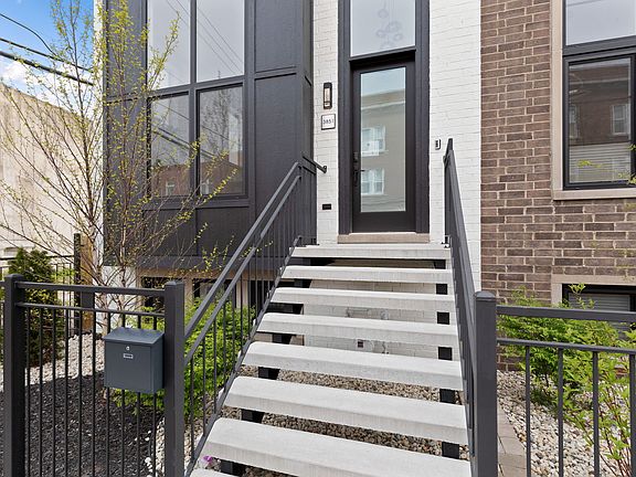 2nd image of 3851 S Calumet Ave