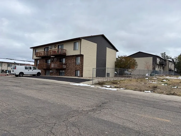 1280 Boulder Dr — Photo 1