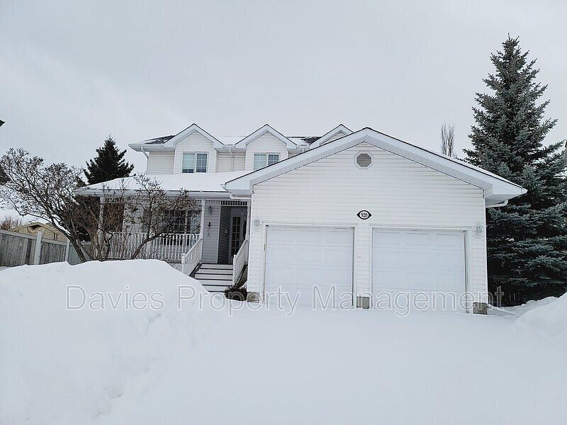 1st image of 920 Ormsby Wynd NW