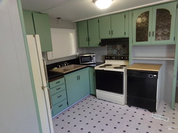 5th image of 631 Preston Ave Trailer 56