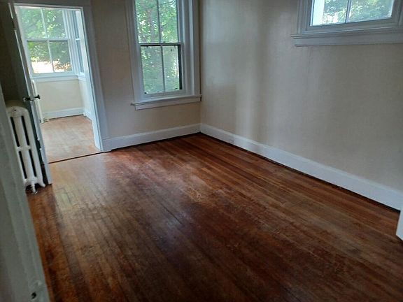 2nd image of 3230 W Franklin St #1
