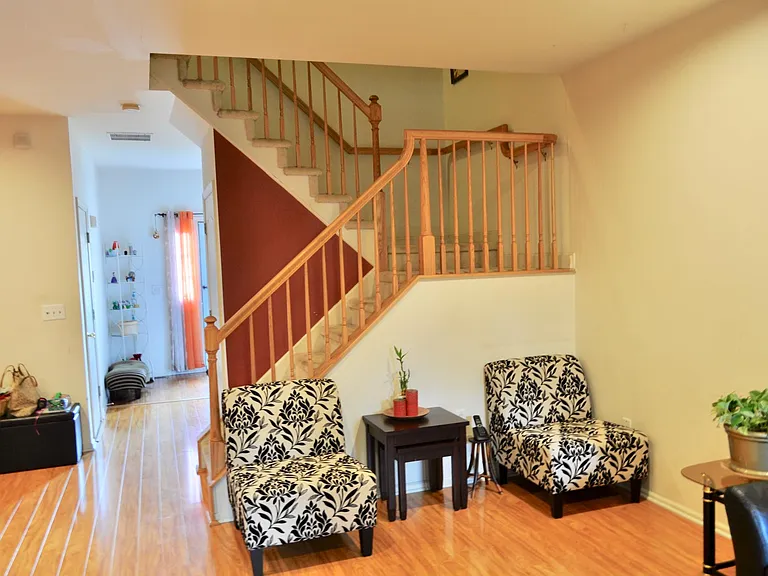 105 Margaret Ct — Photo 8