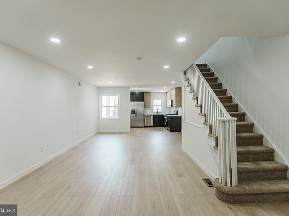 3rd image of 7003 Cedar Park Ave