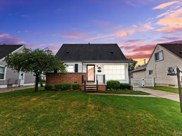 7032 Deering St, Garden City, MI 48135