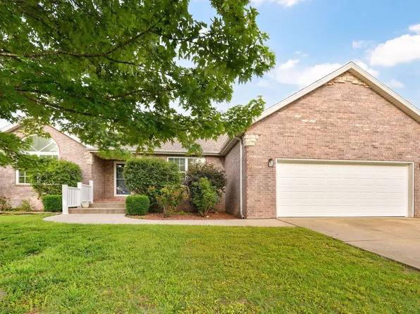 1110 N Arlington Street, Nixa, MO 65714