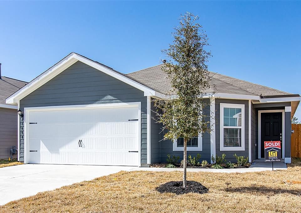 1st image of 21068 Titian Dr