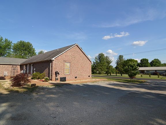 3rd image of 6303 Stewarts Ferry Pike