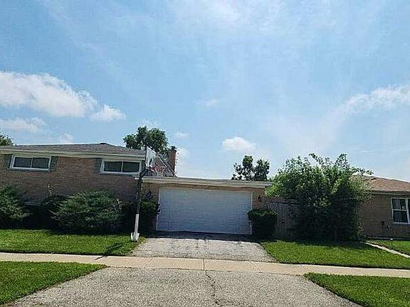 3rd image of 9508 Oliphant Ave