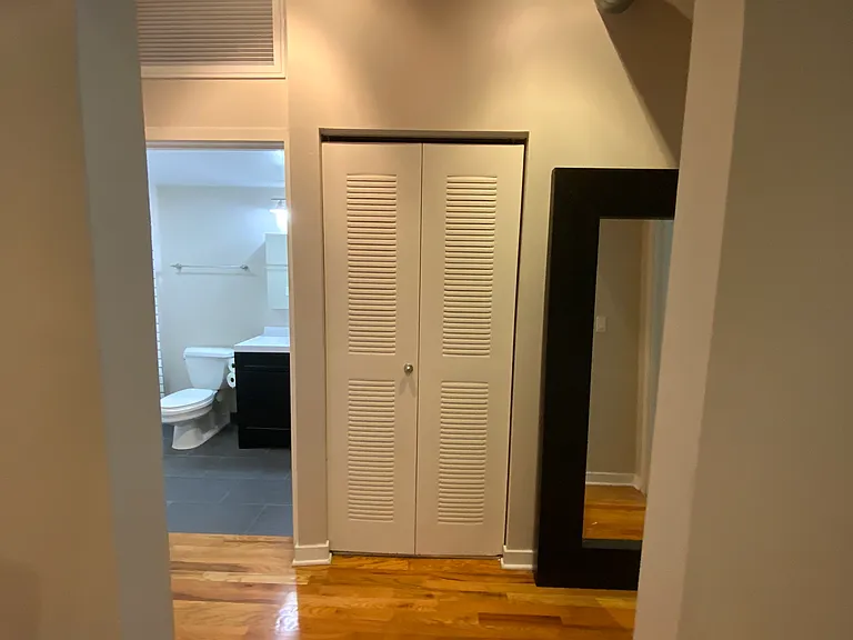 1033 W 14th Pl #212 — Photo 8