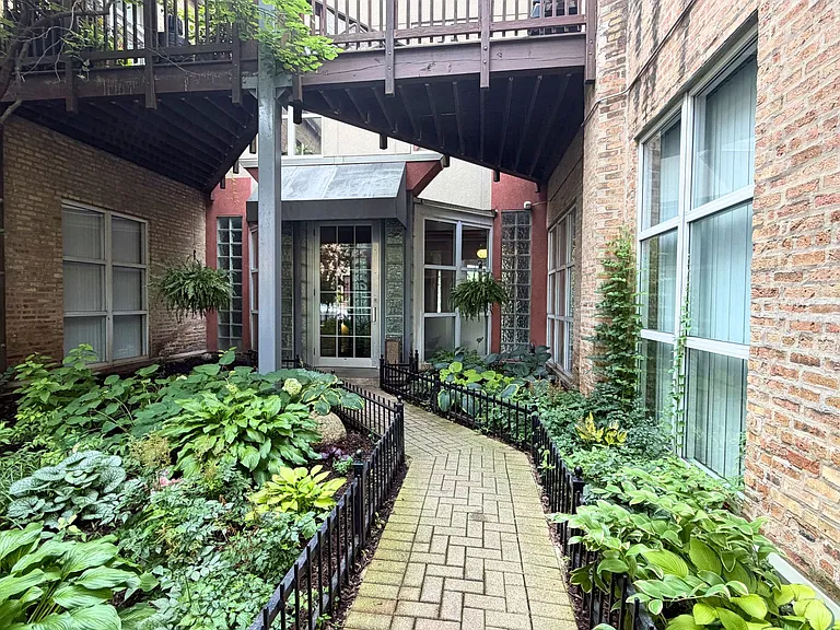 525 N Ada St #53 — Photo 2