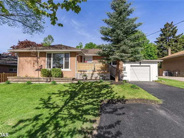 90 Johnson St, Barrie, ON L4M 4R3