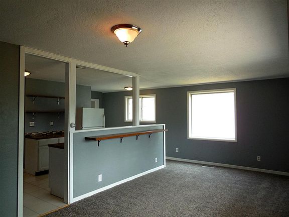 4th image of 543 E North Ave