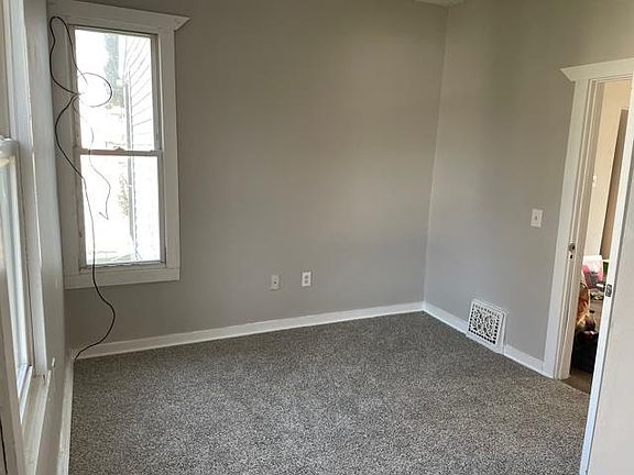 3rd image of 1366 W 87th St #1