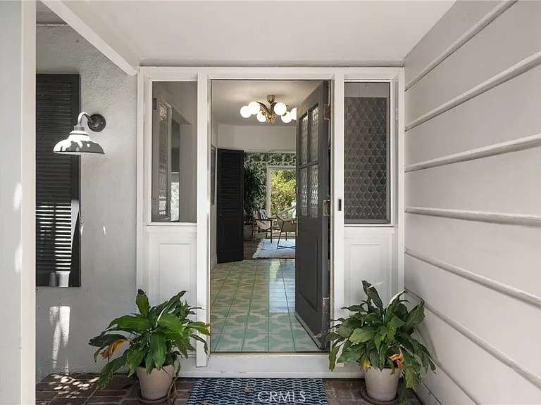 3704 Prestwick Dr — Photo 4