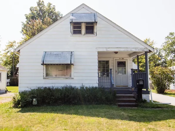 1050 Woodstock Rd, Eastlake, OH 44095