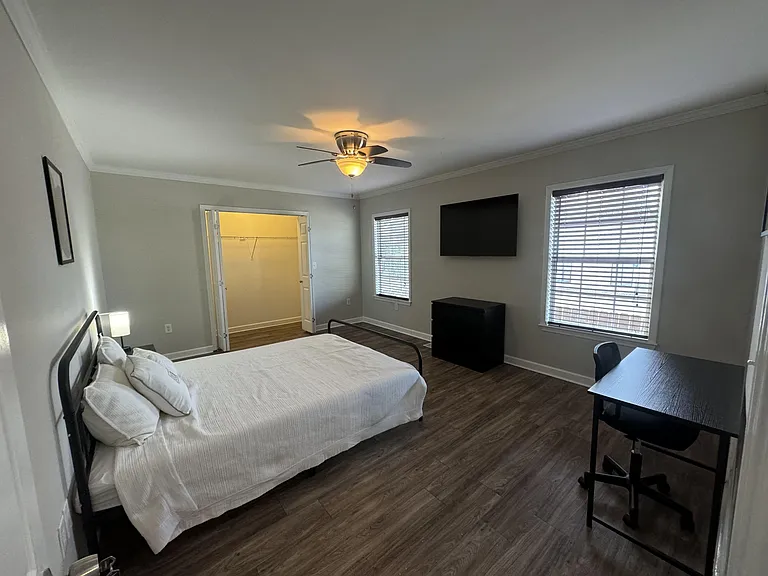 2483 Memorial Dr SE — Photo 5