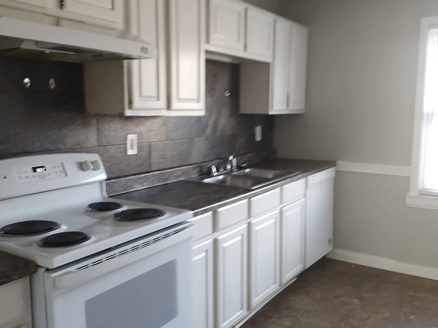 2 bed, 672 sqft, $900 — Photo 2