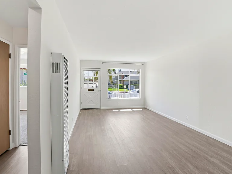 2105 Royal Dr #1 — Photo 5