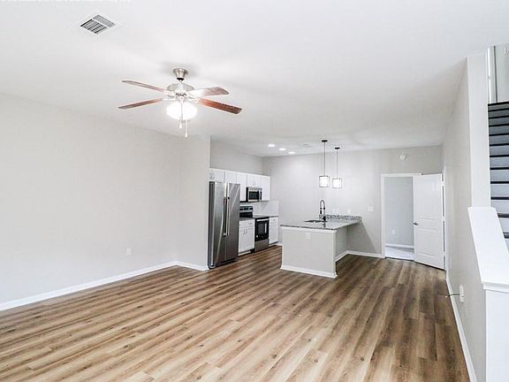 4th image of 716 Ironwood Ln