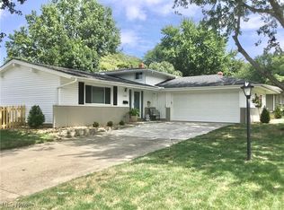 21780 Sherwood Dr, Fairview Park, OH 44126