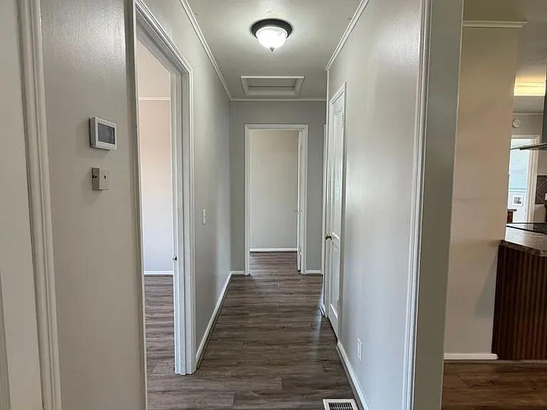 1210 Potter Ave — Photo 8