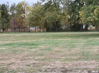 1400 W Boone St, Salem, IL 62881
