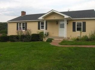 66 W Walnut St, Yoe, PA 17313