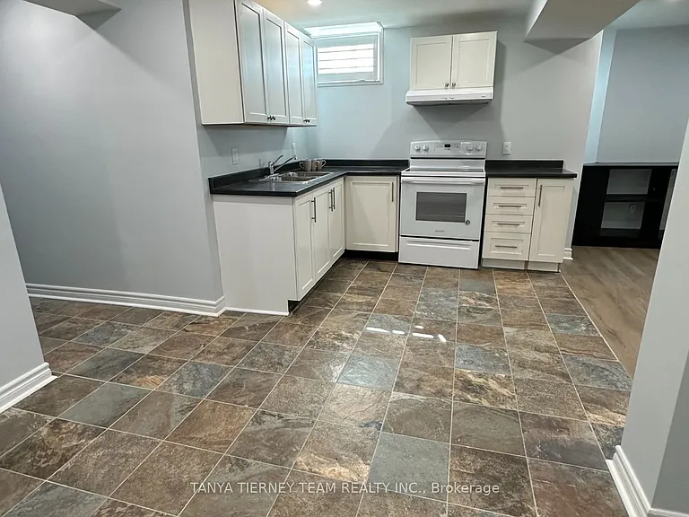 373 Carnwith Dr E — Photo 5