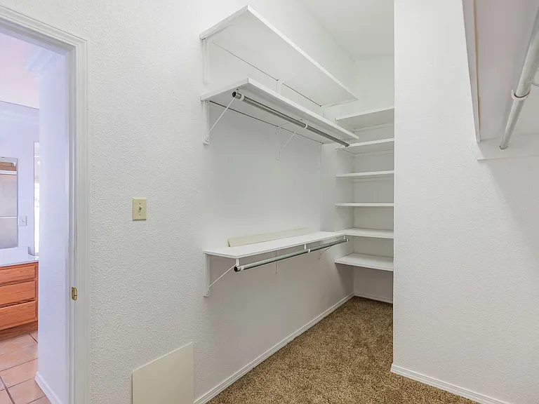 2400 Saguaro Loop — Photo 25