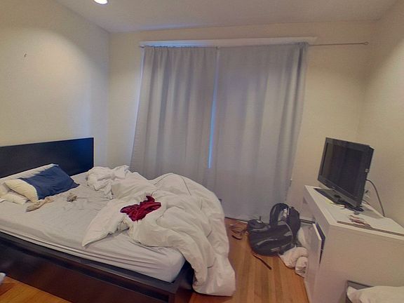 5th image of 94 Pleasant St #5